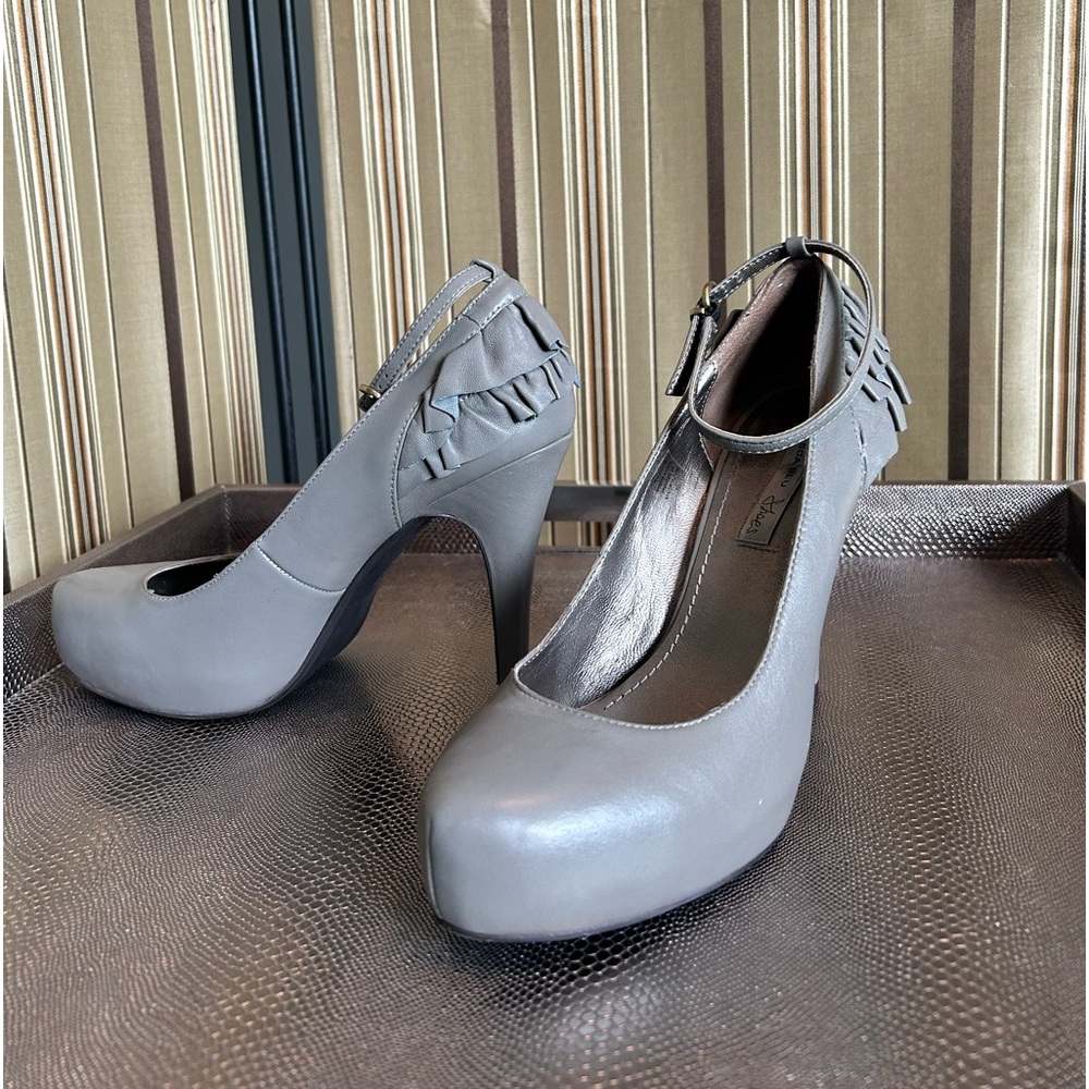 Tosca Blu leather heels